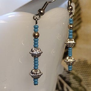 🖐 Sterling Silver & blue bead Wire Earrings
